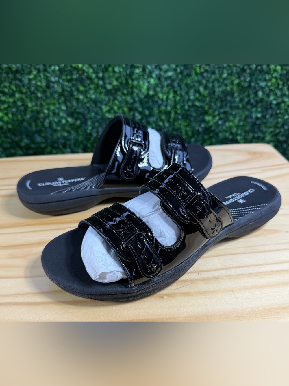 Clarks Cloudsteppers Breeze Rosa Women’s 8 M Black Patent Comfort Sandals NWOB